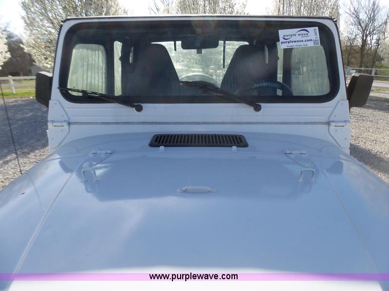 image for item L5472 1992 Jeep Wrangler Islander SUV