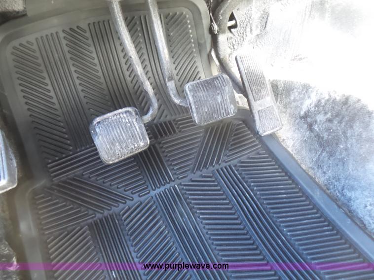 image for item L5472 1992 Jeep Wrangler Islander SUV