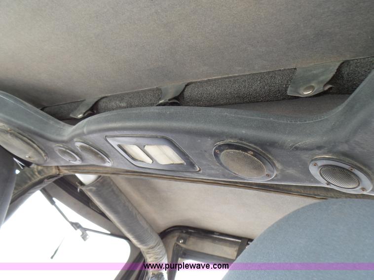 image for item L5472 1992 Jeep Wrangler Islander SUV