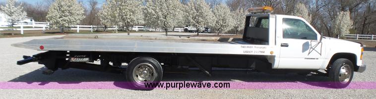image for item L5474 1998 Chevrolet 3500HD rollback truck
