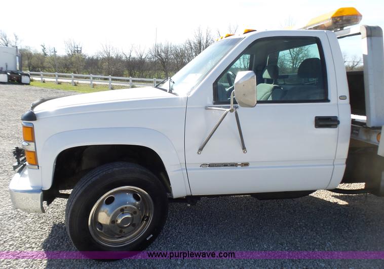 image for item L5474 1998 Chevrolet 3500HD rollback truck