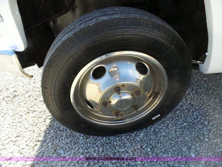 image for item L5474 1998 Chevrolet 3500HD rollback truck