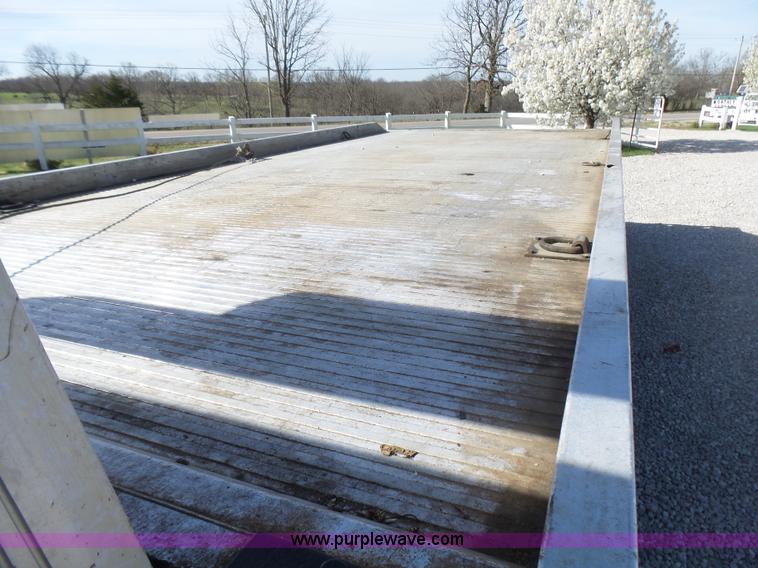 image for item L5474 1998 Chevrolet 3500HD rollback truck