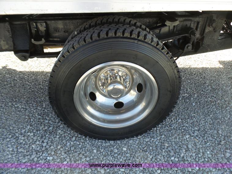 image for item L5474 1998 Chevrolet 3500HD rollback truck