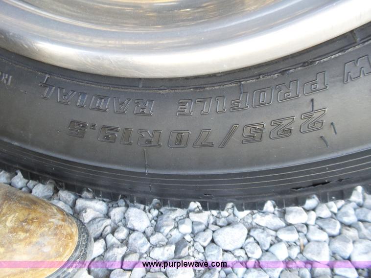 image for item L5474 1998 Chevrolet 3500HD rollback truck