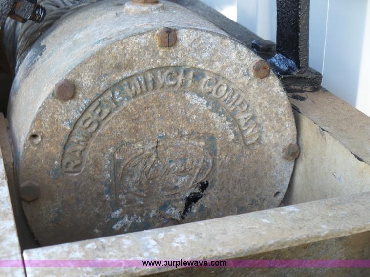 image for item L5474 1998 Chevrolet 3500HD rollback truck