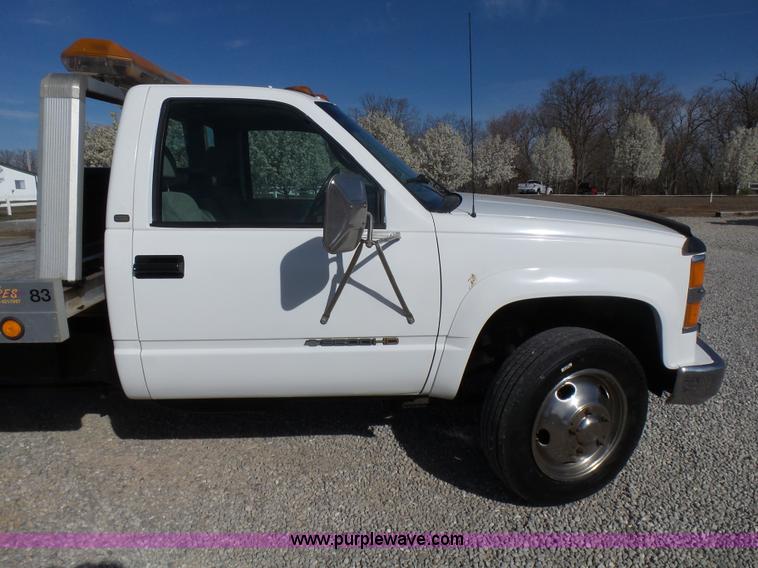 image for item L5474 1998 Chevrolet 3500HD rollback truck