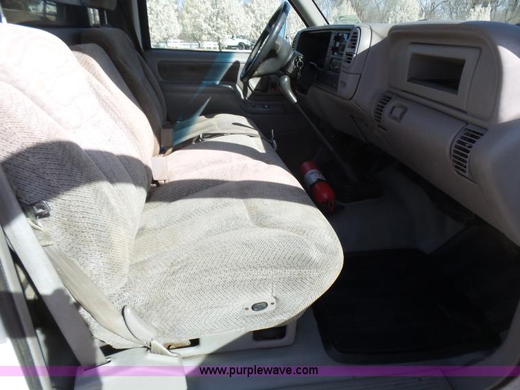 image for item L5474 1998 Chevrolet 3500HD rollback truck