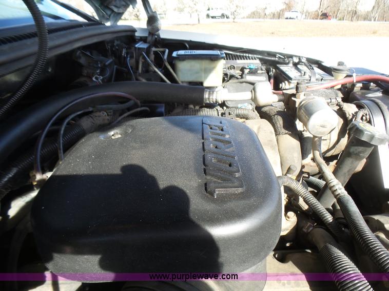 image for item L5474 1998 Chevrolet 3500HD rollback truck