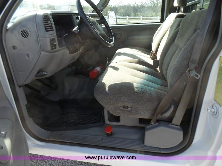 image for item L5474 1998 Chevrolet 3500HD rollback truck