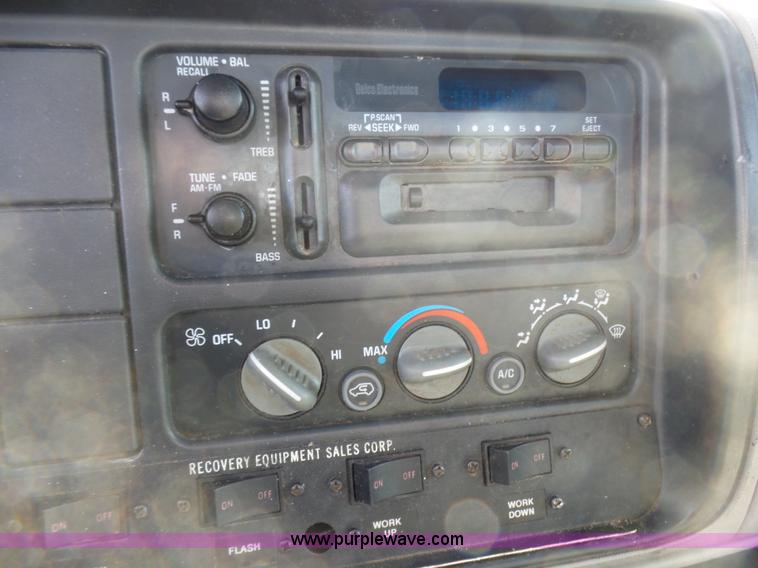 image for item L5474 1998 Chevrolet 3500HD rollback truck