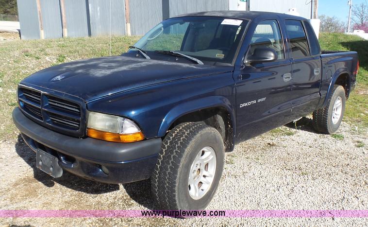 image for item L5485 2002 Dodge Dakota Sport Quad Cab pickup truck