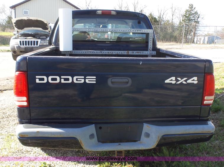 image for item L5485 2002 Dodge Dakota Sport Quad Cab pickup truck