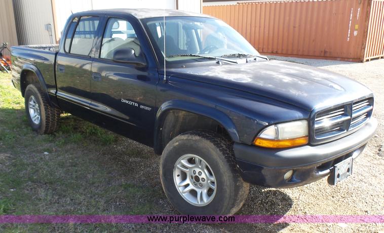 image for item L5485 2002 Dodge Dakota Sport Quad Cab pickup truck