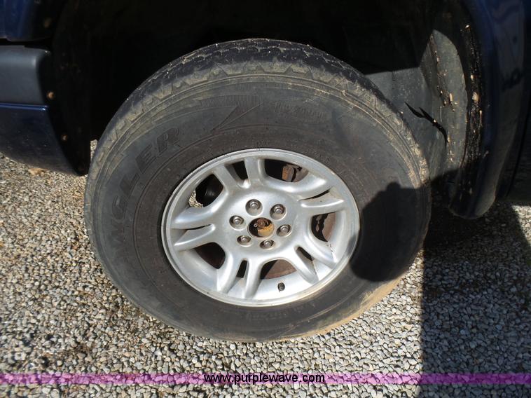 image for item L5485 2002 Dodge Dakota Sport Quad Cab pickup truck