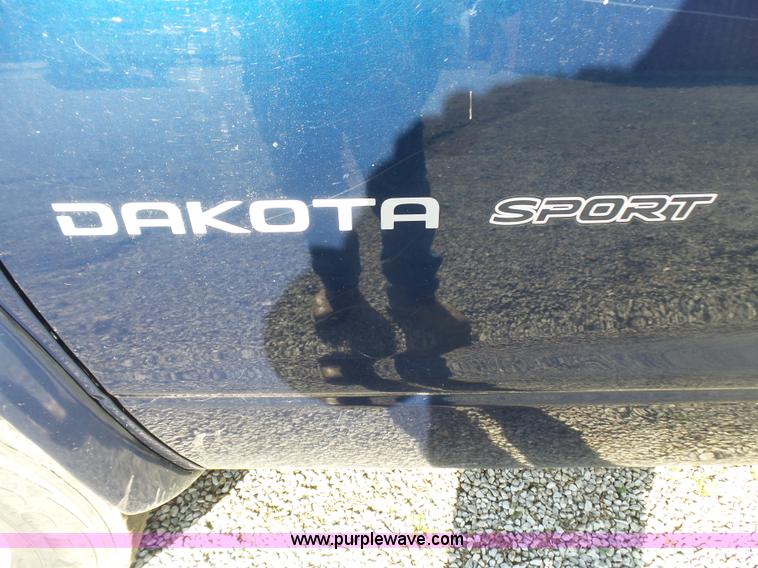 image for item L5485 2002 Dodge Dakota Sport Quad Cab pickup truck