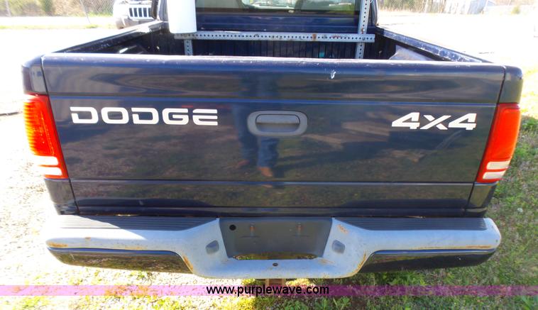 image for item L5485 2002 Dodge Dakota Sport Quad Cab pickup truck