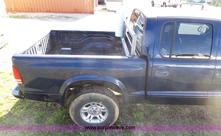 image for item L5485 2002 Dodge Dakota Sport Quad Cab pickup truck