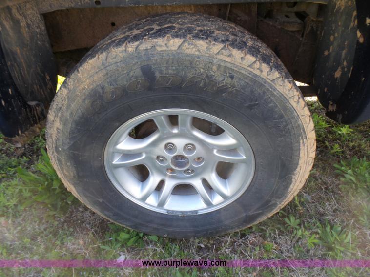 image for item L5485 2002 Dodge Dakota Sport Quad Cab pickup truck