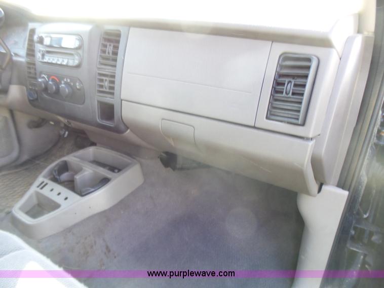 image for item L5485 2002 Dodge Dakota Sport Quad Cab pickup truck