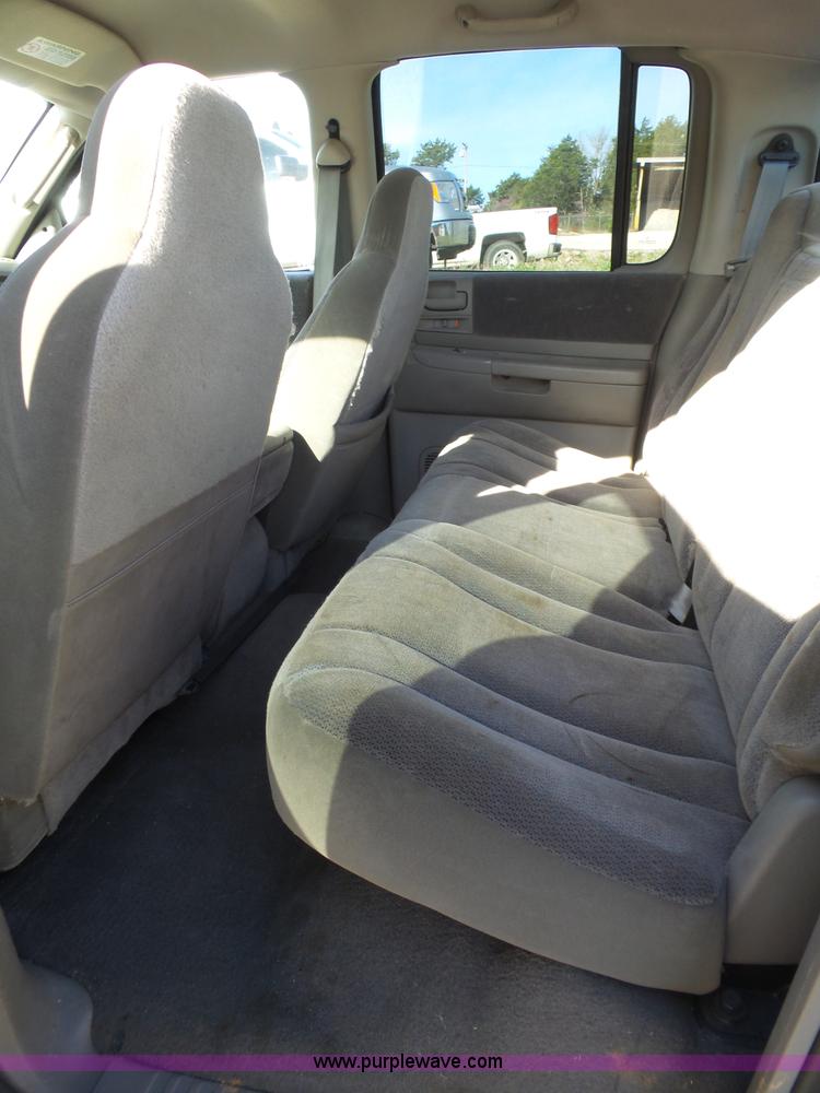 image for item L5485 2002 Dodge Dakota Sport Quad Cab pickup truck