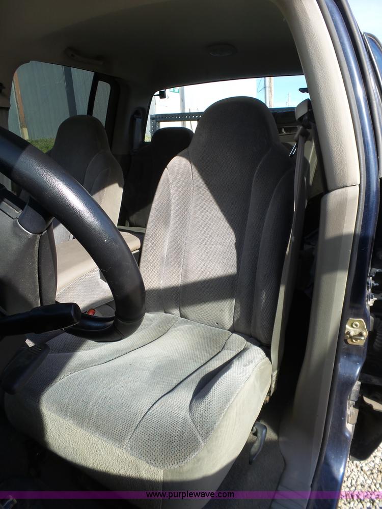 image for item L5485 2002 Dodge Dakota Sport Quad Cab pickup truck