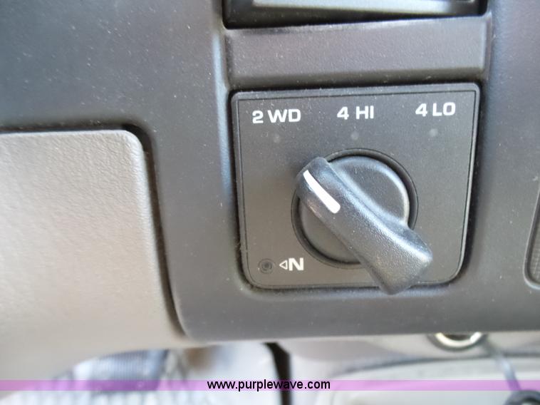 image for item L5485 2002 Dodge Dakota Sport Quad Cab pickup truck