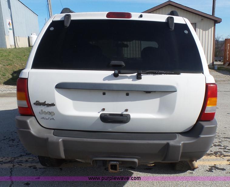 image for item L5486 2004 Jeep Grand Cherokee Laredo SUV