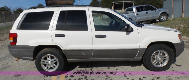 image for item L5486 2004 Jeep Grand Cherokee Laredo SUV