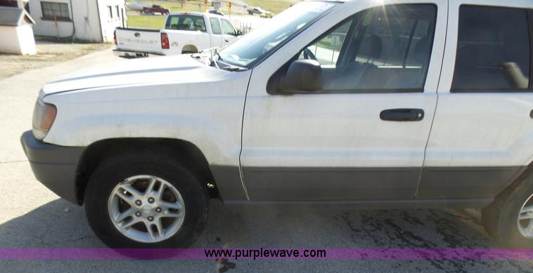image for item L5486 2004 Jeep Grand Cherokee Laredo SUV
