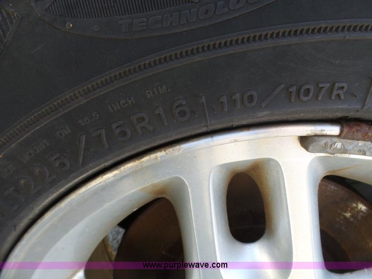 image for item L5486 2004 Jeep Grand Cherokee Laredo SUV