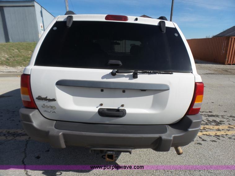 image for item L5486 2004 Jeep Grand Cherokee Laredo SUV