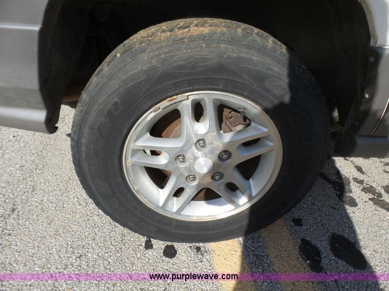 image for item L5486 2004 Jeep Grand Cherokee Laredo SUV