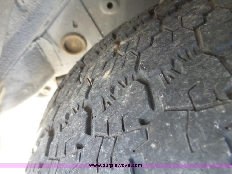 image for item L5486 2004 Jeep Grand Cherokee Laredo SUV