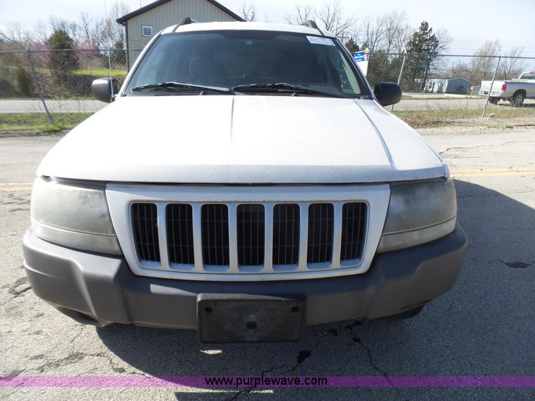 image for item L5486 2004 Jeep Grand Cherokee Laredo SUV