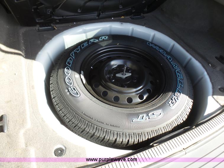 image for item L5486 2004 Jeep Grand Cherokee Laredo SUV