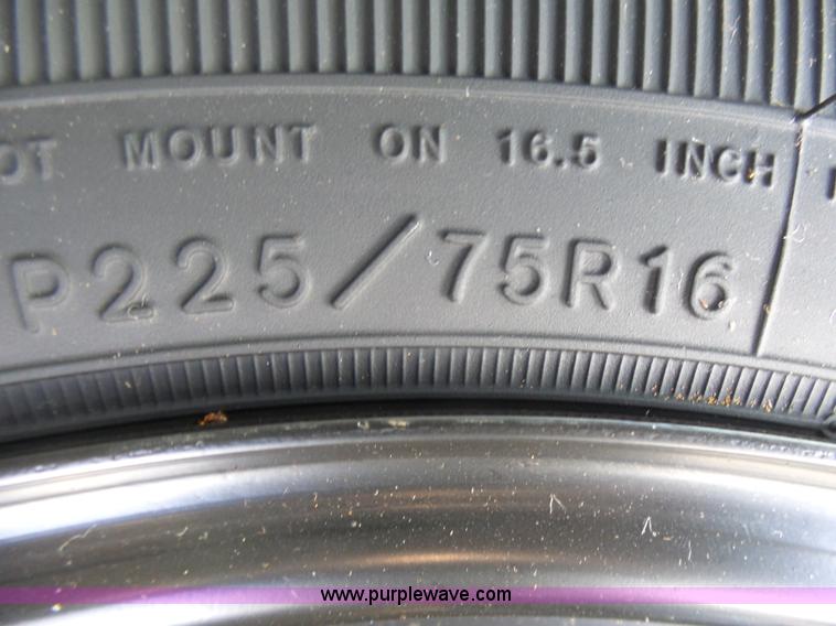 image for item L5486 2004 Jeep Grand Cherokee Laredo SUV