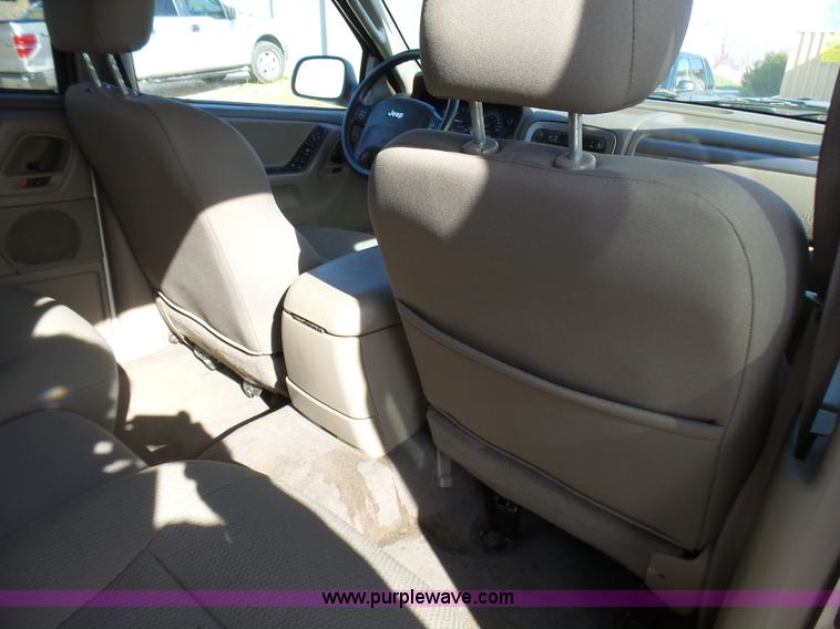 image for item L5486 2004 Jeep Grand Cherokee Laredo SUV