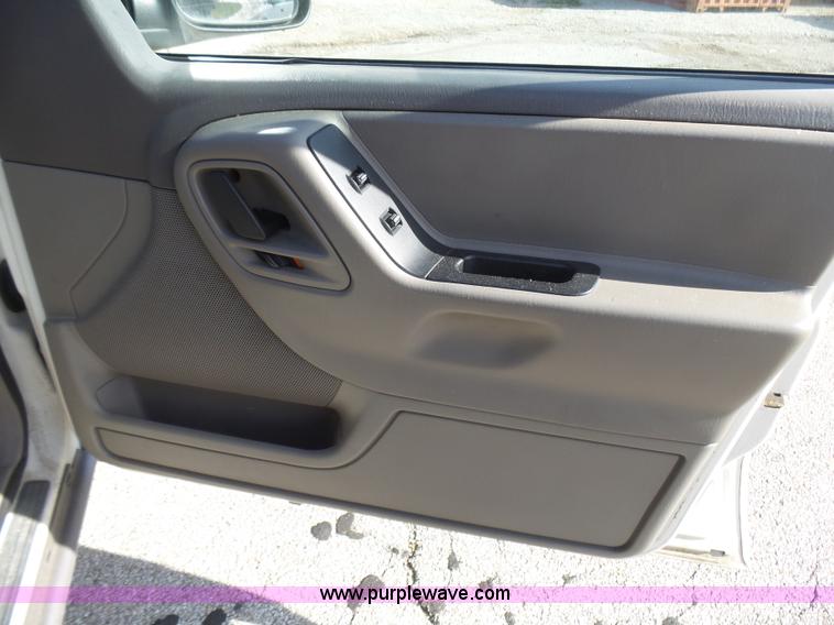 image for item L5486 2004 Jeep Grand Cherokee Laredo SUV