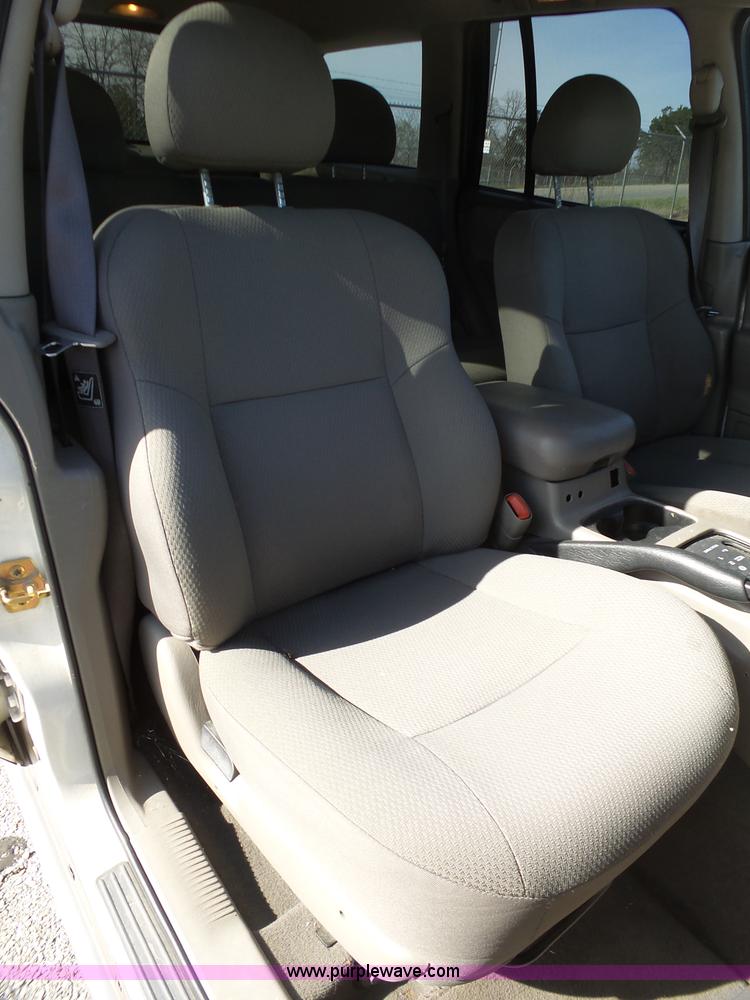 image for item L5486 2004 Jeep Grand Cherokee Laredo SUV