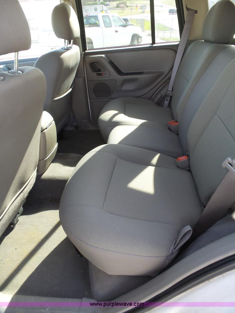 image for item L5486 2004 Jeep Grand Cherokee Laredo SUV