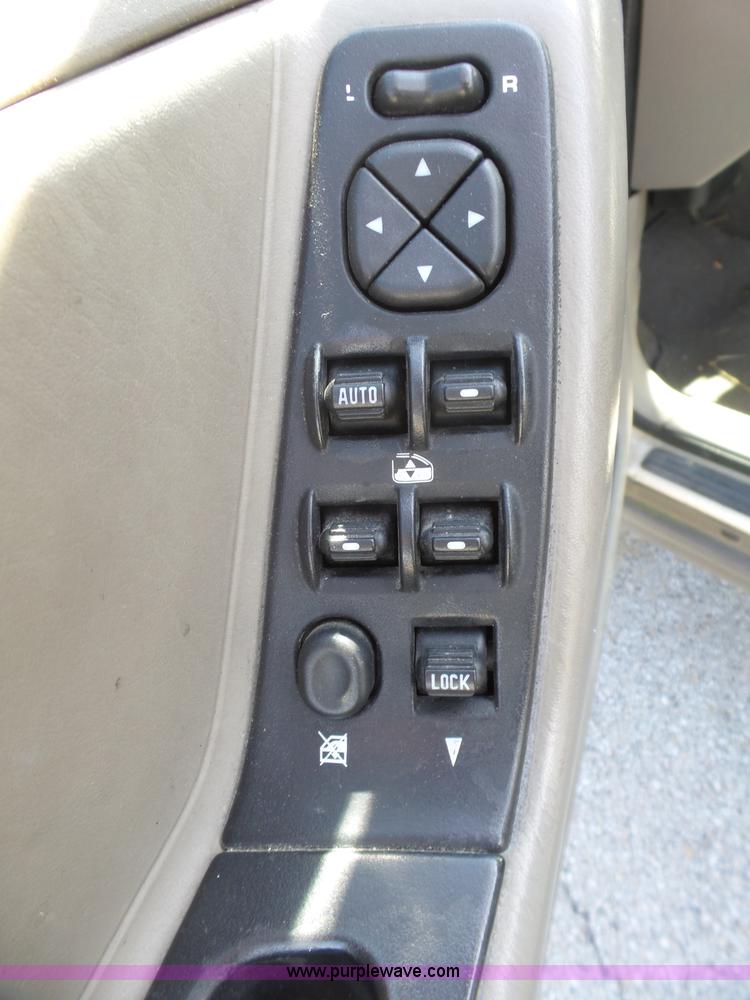 image for item L5486 2004 Jeep Grand Cherokee Laredo SUV