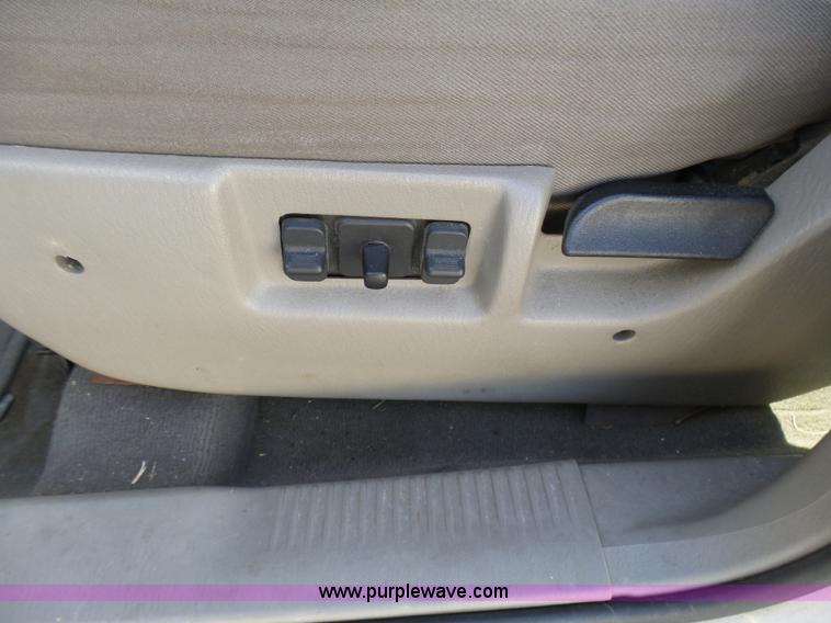 image for item L5486 2004 Jeep Grand Cherokee Laredo SUV