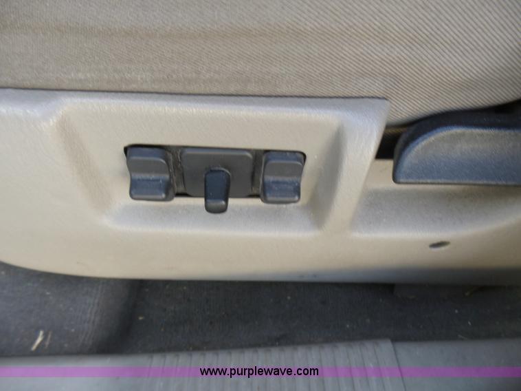 image for item L5486 2004 Jeep Grand Cherokee Laredo SUV