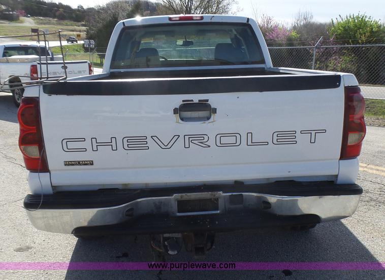 image for item L5487 2003 Chevrolet Silverado 1500 Ext. Cab pickup truck