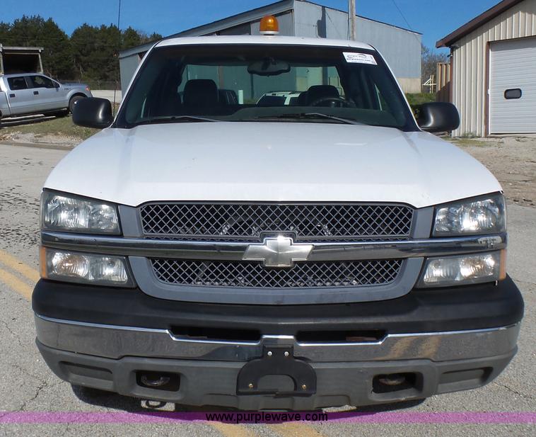 image for item L5487 2003 Chevrolet Silverado 1500 Ext. Cab pickup truck