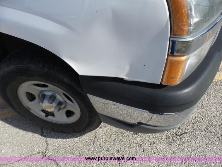 image for item L5487 2003 Chevrolet Silverado 1500 Ext. Cab pickup truck