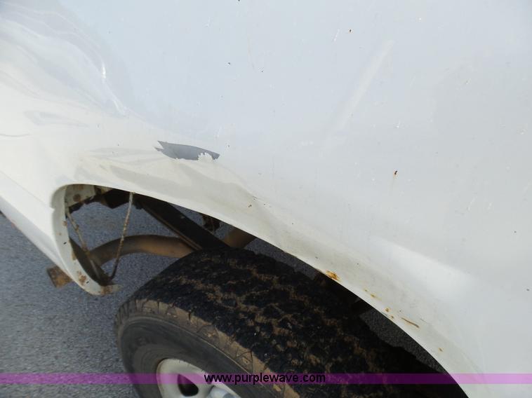 image for item L5487 2003 Chevrolet Silverado 1500 Ext. Cab pickup truck