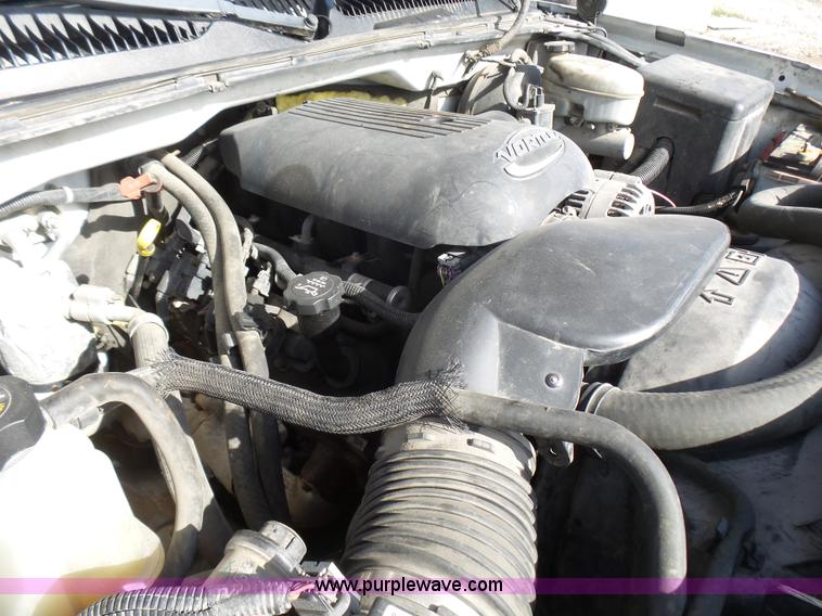 image for item L5487 2003 Chevrolet Silverado 1500 Ext. Cab pickup truck