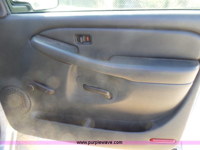 image for item L5487 2003 Chevrolet Silverado 1500 Ext. Cab pickup truck